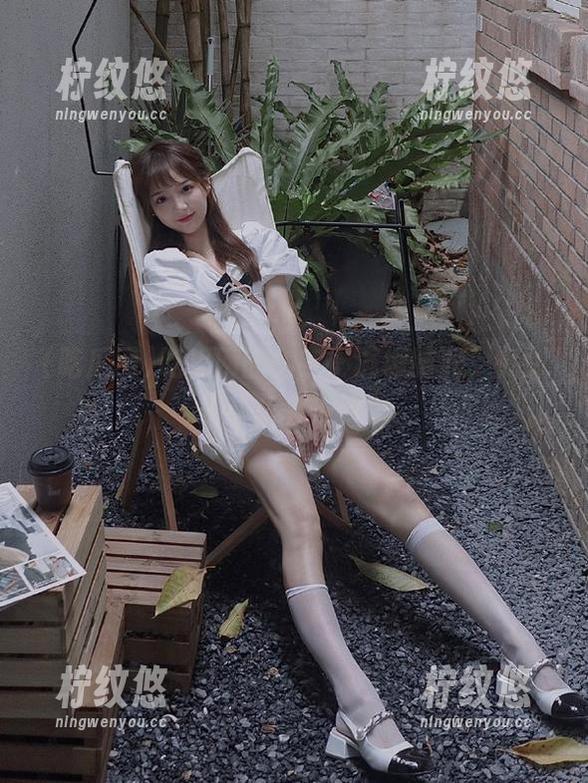 吃瓜网的名字，满墙脑洞，免费但让我有点懵。