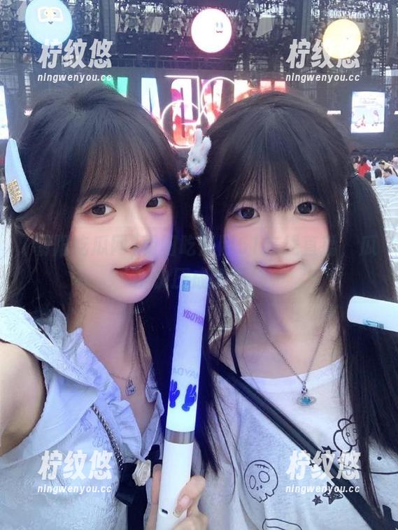 朝阳吃瓜网51在线直播，瓜都快压成酱了！