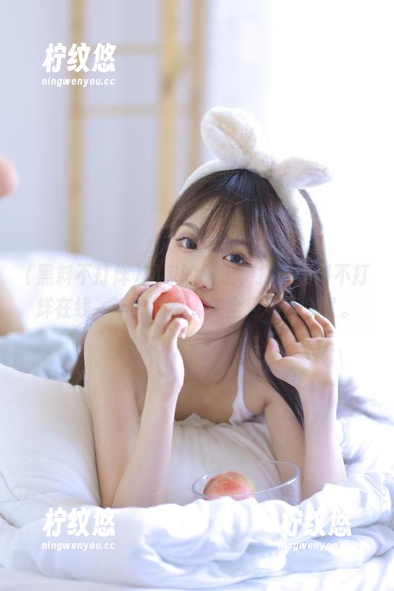 回家的路上，打开黑料不打烊在线，半晌发呆，完全停不下来了。