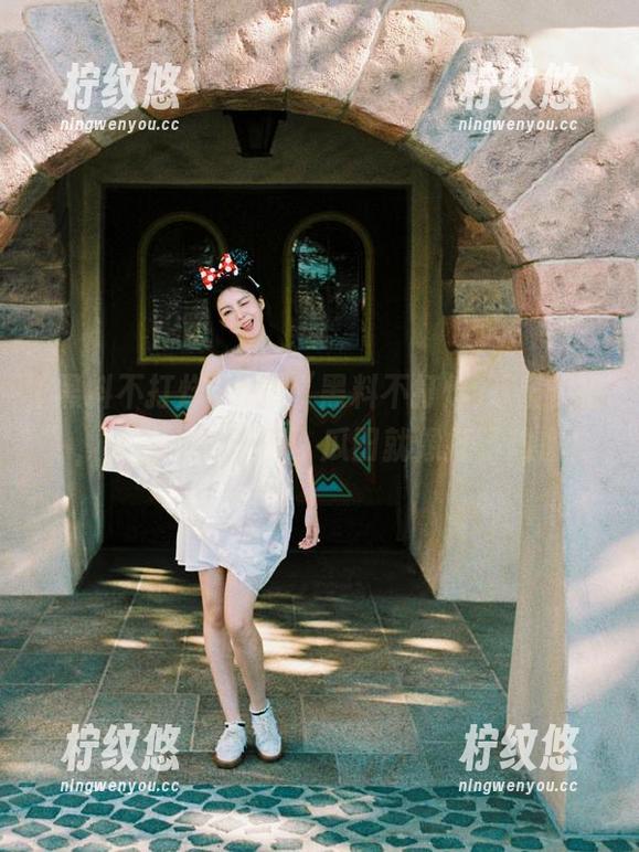 下载“黑料不打烊,万里长征”，你的八卦神器，瓜田就像打了鸡血！
