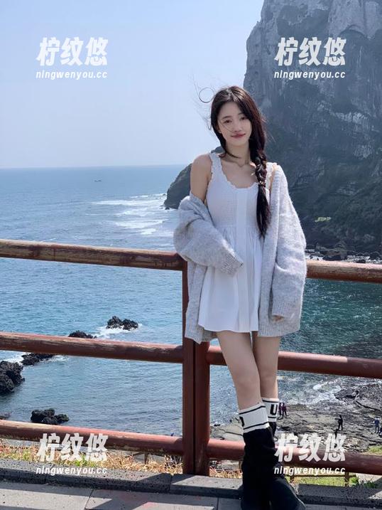 别人在忙着工作，我在黑料吃瓜网络中观看，瞬间变身非洲小驴！
